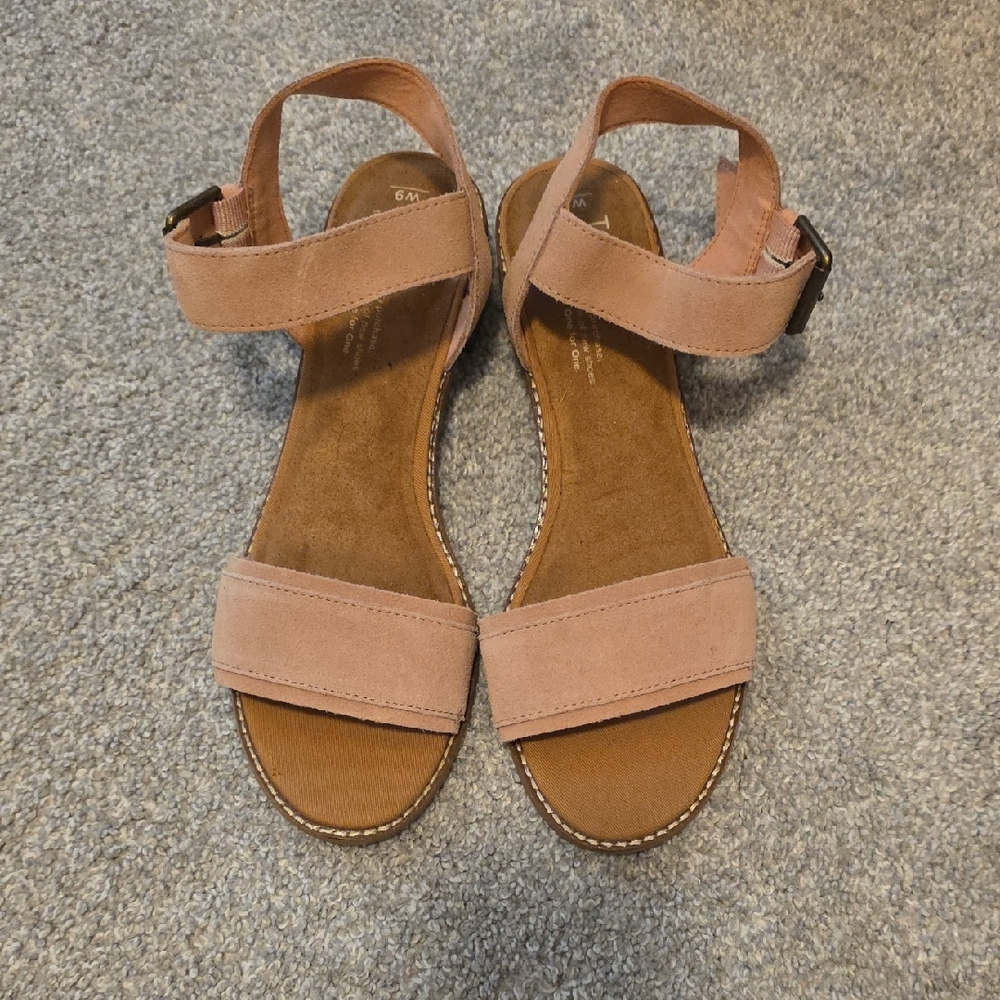 Elegant TOMS Sandals Size 9